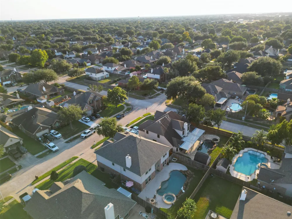 1806 N Everglades Deer Park, TX 77536