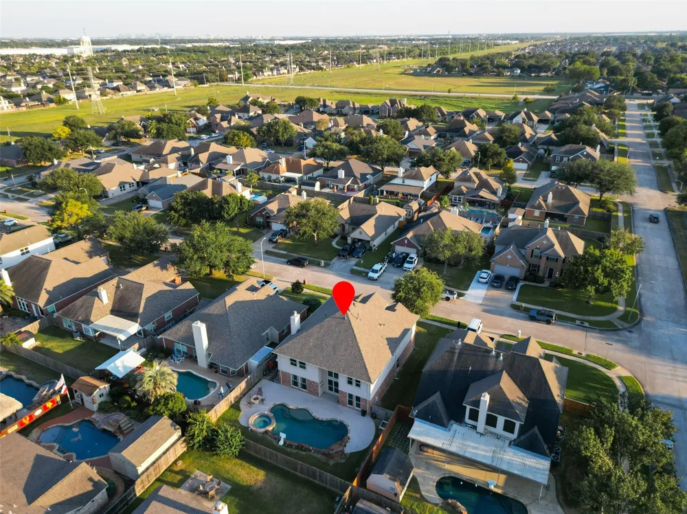 1806 N Everglades Deer Park, TX 77536
