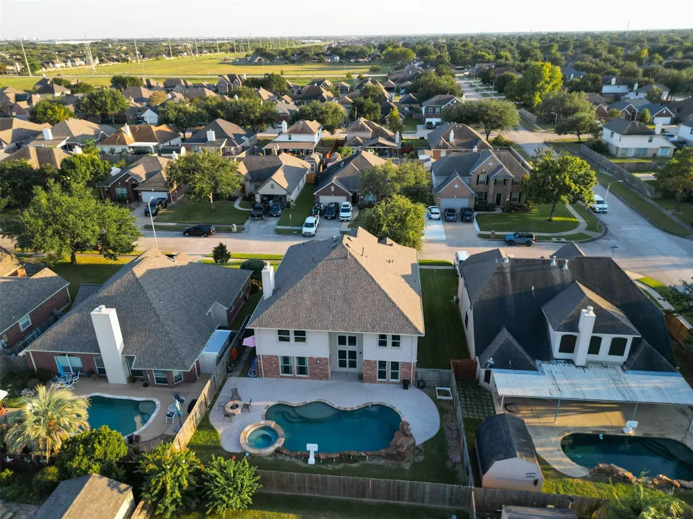 1806 N Everglades Deer Park, TX 77536
