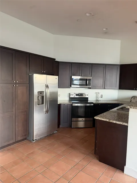 2502 Live Oak #301