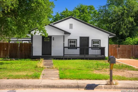512 GUADALUPE ST