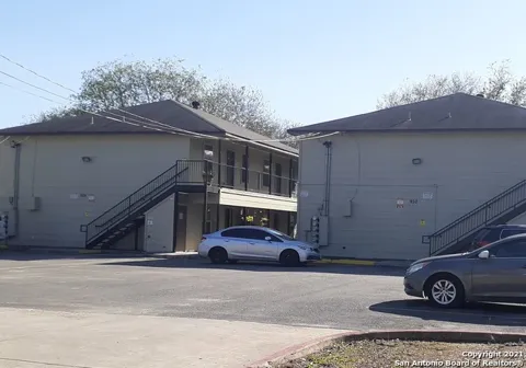 926 DRURY LN Unit 4