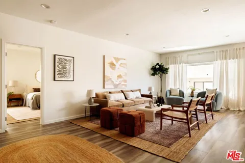 11820 Mayfield Avenue #105