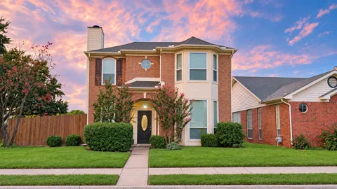 628 Raintree Circle