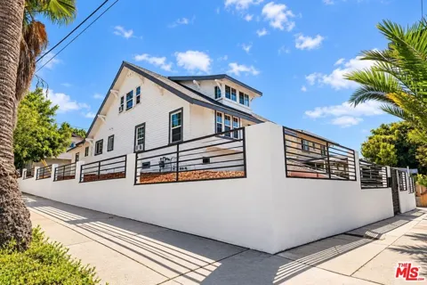 152 Benton Way