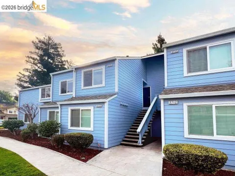 2711 Ivy Lane