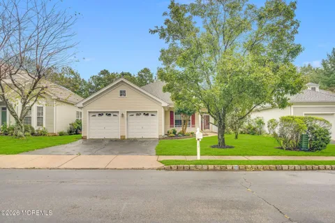 19 Goldenedge Way