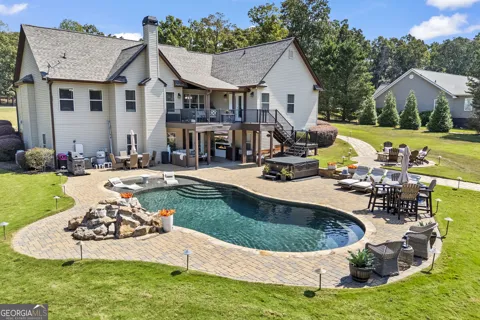 300 Stone Creek DR