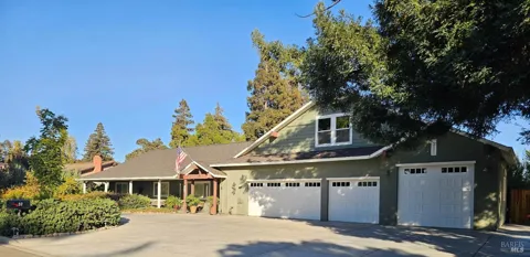 37 Willotta Drive