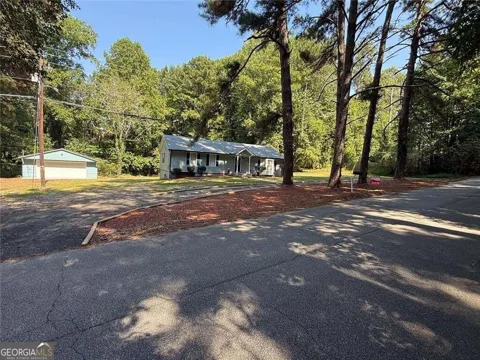 200 Gordon CIR SW