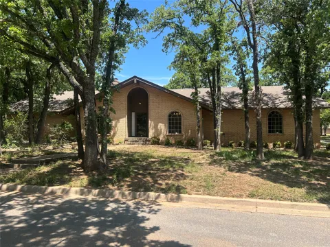 2913 Springdale Lane