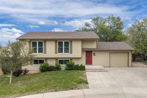 9532 Field Court