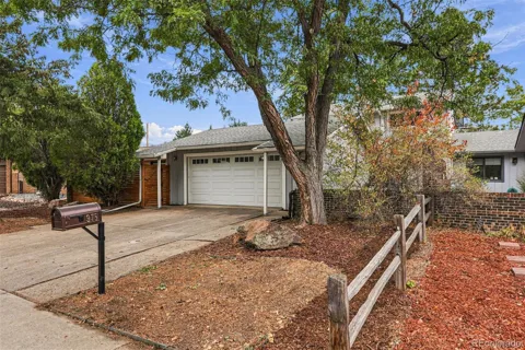 975 Roxwood Lane #1
