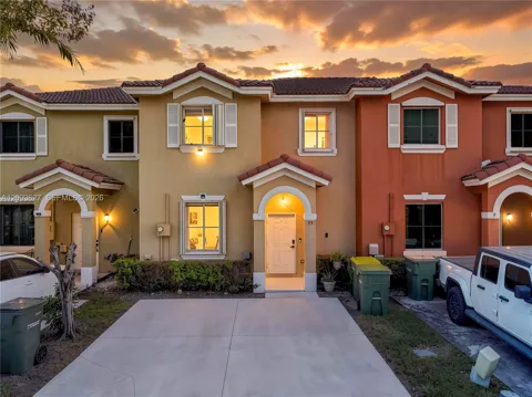85 SW 15th Ter