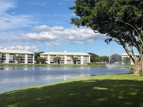 9235 Lagoon Pl #116