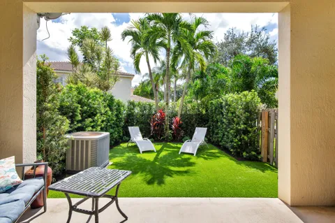 9086 Tremezzo Lane