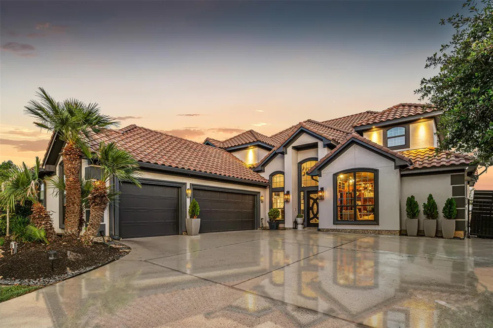 12345 White Oak Point Conroe, TX 77304