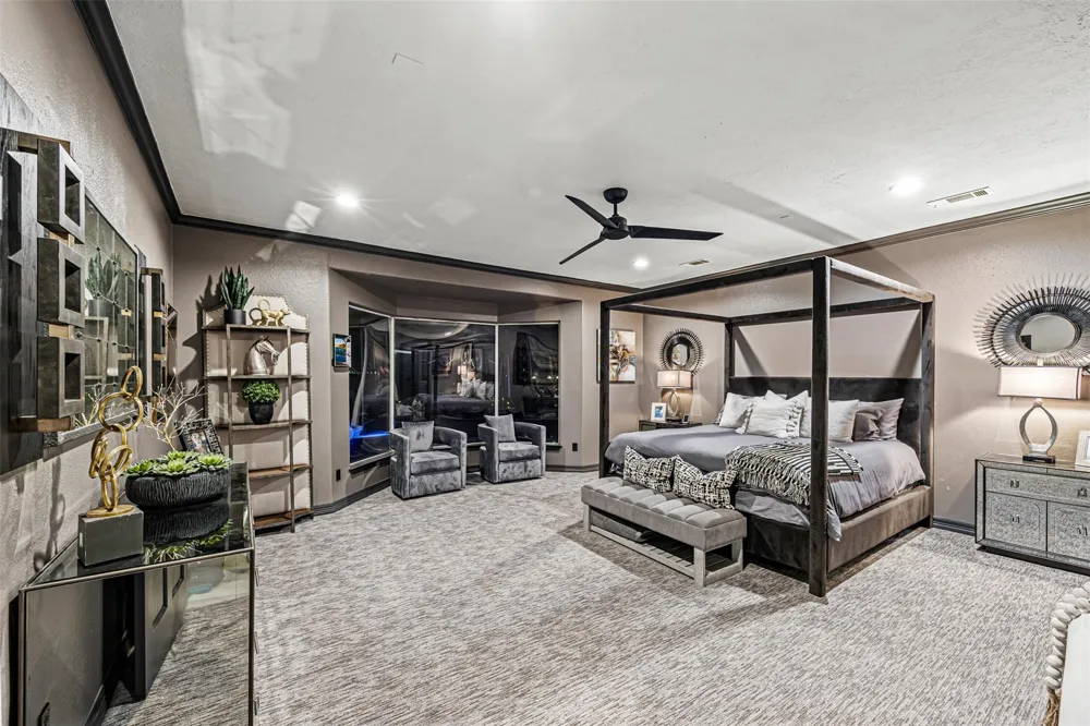 12345 White Oak Point Conroe, TX 77304