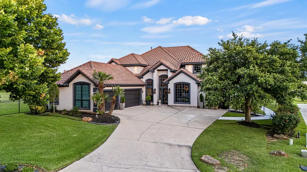 12345 White Oak Point Conroe, TX 77304
