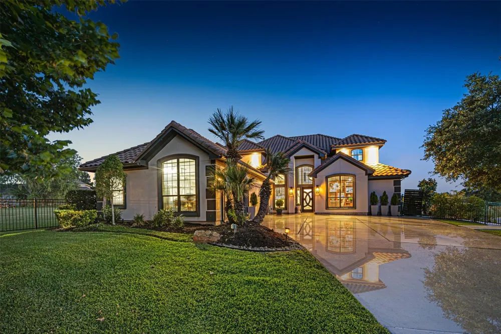 12345 White Oak Point Conroe, TX 77304