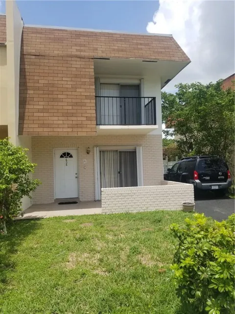 608 SW 80th Terrace