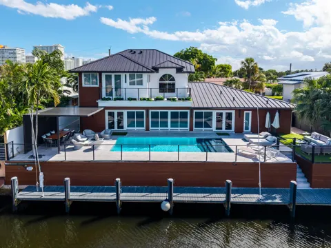 11 Castle Harbor Isle Drive