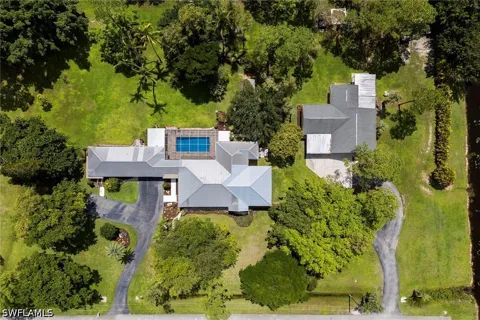 Hidden Oaks Lane