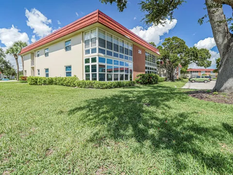 26 PINE ARBOR LANE #201