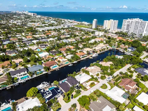 11 Castle Harbor Isle Drive