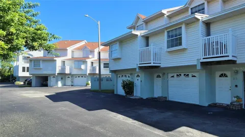 19201 VISTA LANE #D2