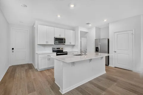 663 Salisbury Circle