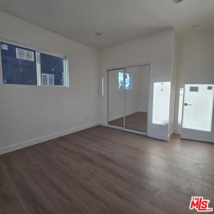 10829 Peach Grove Street North Hollywood, CA 91601