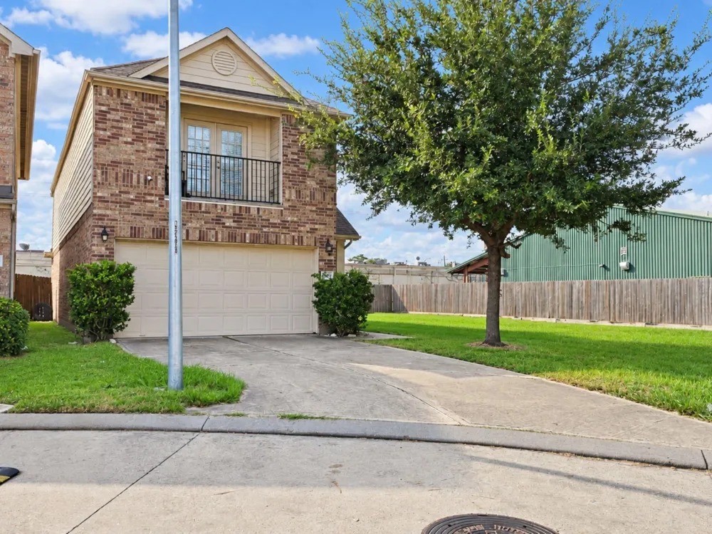 1927 Banna Drive Houston, TX 77090