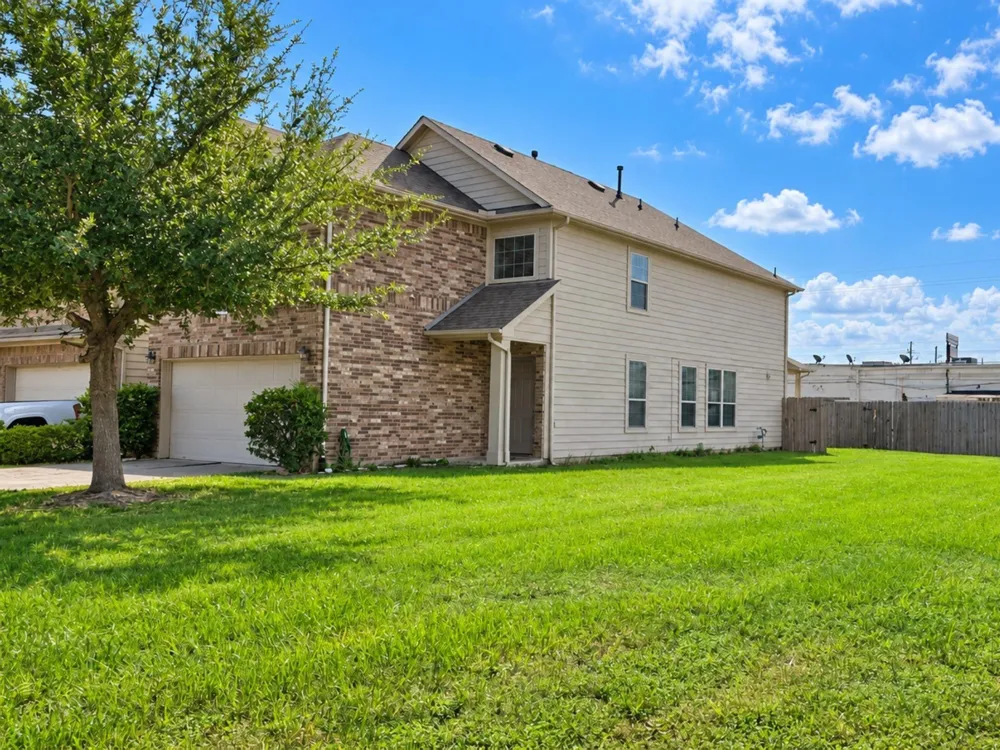 1927 Banna Drive Houston, TX 77090