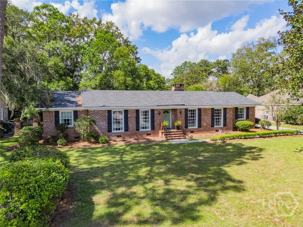 5713 Sweetbriar Circle Savannah, GA 31406