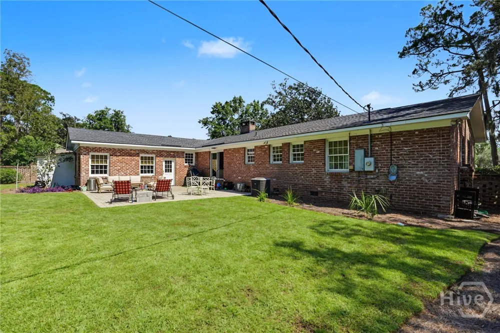 5713 Sweetbriar Circle Savannah, GA 31406
