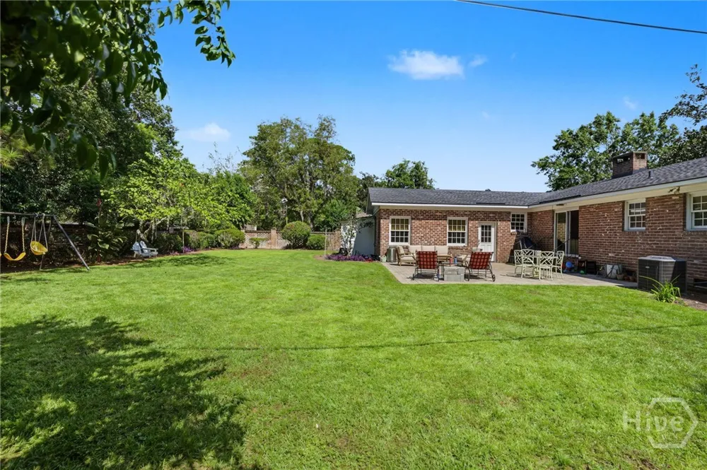 5713 Sweetbriar Circle Savannah, GA 31406