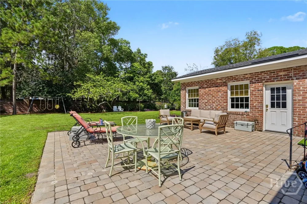 5713 Sweetbriar Circle Savannah, GA 31406