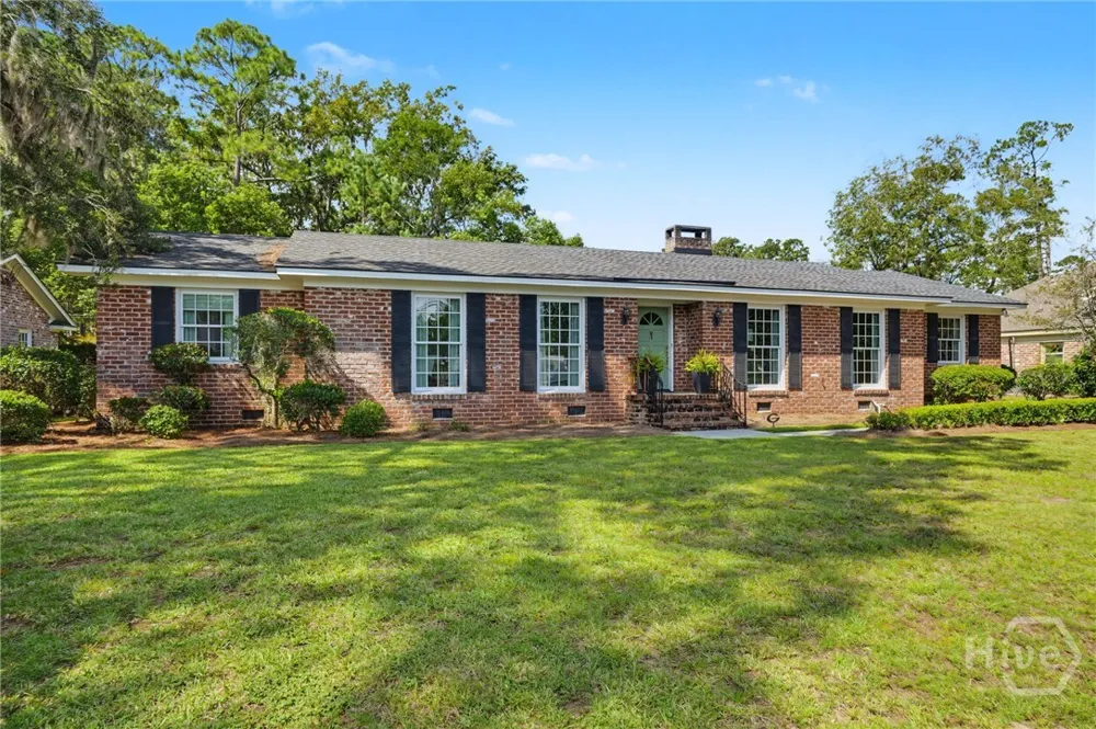 5713 Sweetbriar Circle Savannah, GA 31406