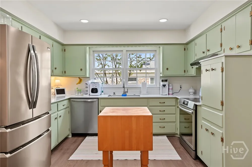 5713 Sweetbriar Circle Savannah, GA 31406