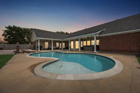 107 Westlake Drive