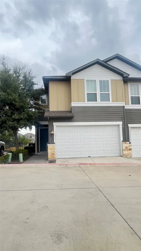 1015 Vista View Drive #202