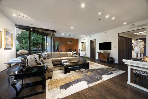 5555 Del Monte Drive #102