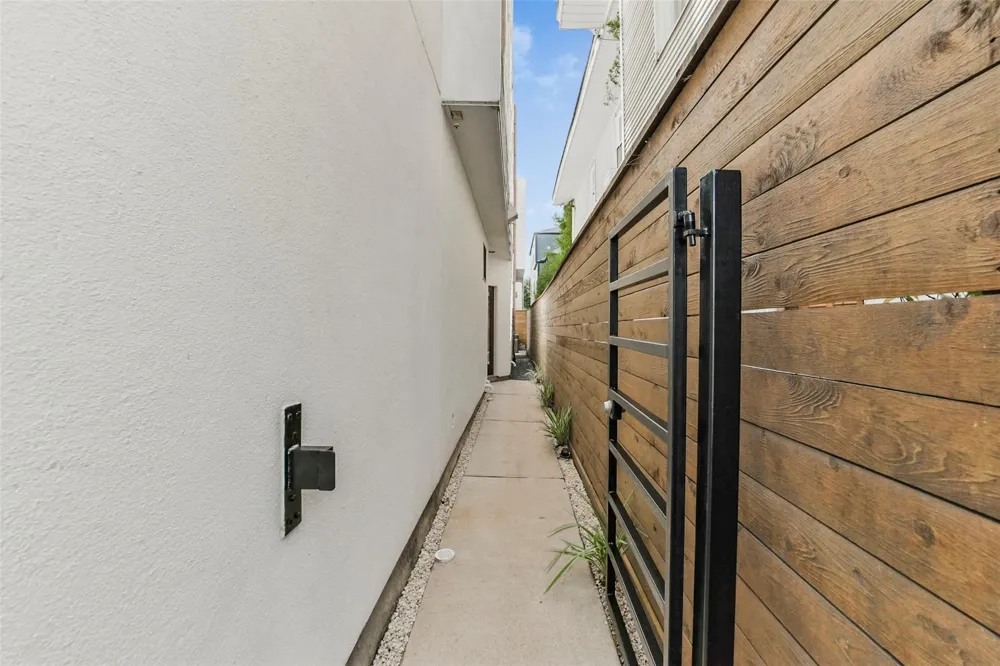 2505 Hazard Street Houston, TX 77019