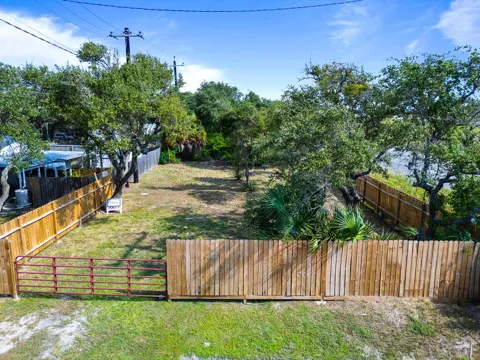 1906 Mallard Dr
