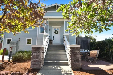 6 Merrydale Court