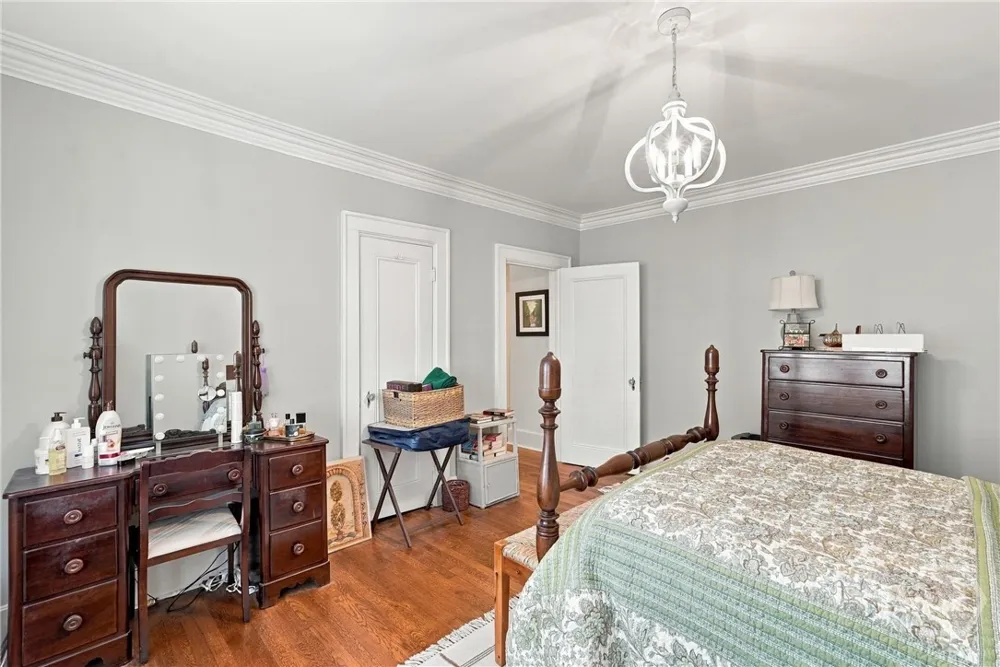 633 E 46th Street Savannah, GA 31405
