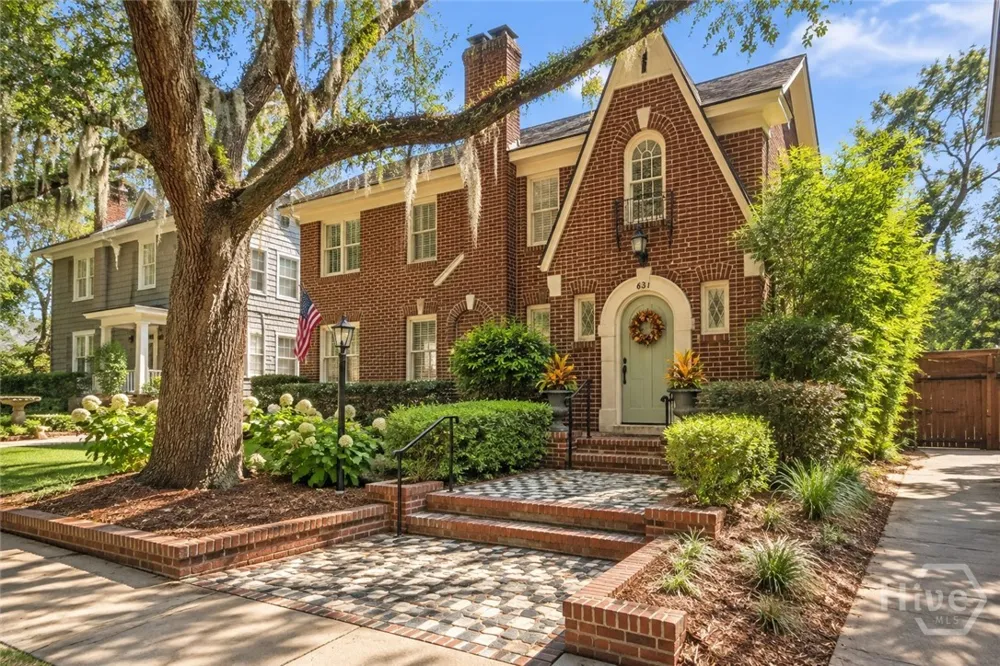 633 E 46th Street Savannah, GA 31405