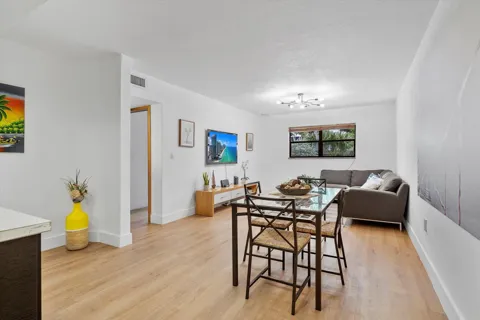 3522 NE 166TH STREET #6