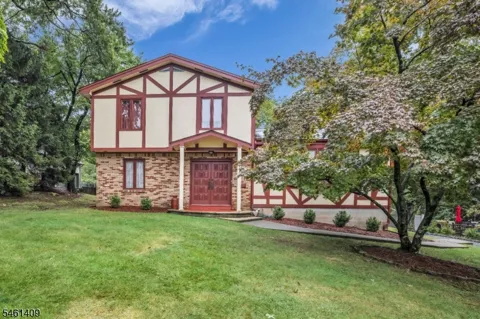 209 Cedar St